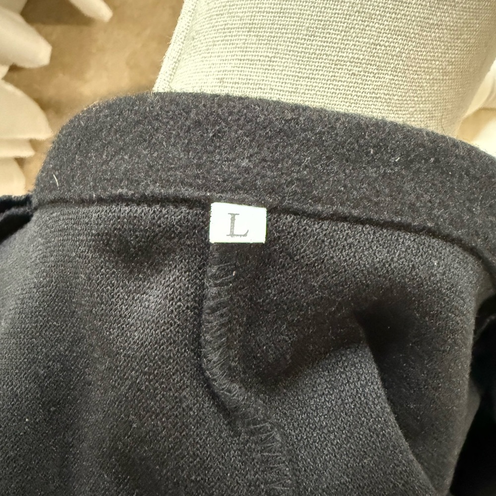 Elegant Black Coat - Picture 9 of 9